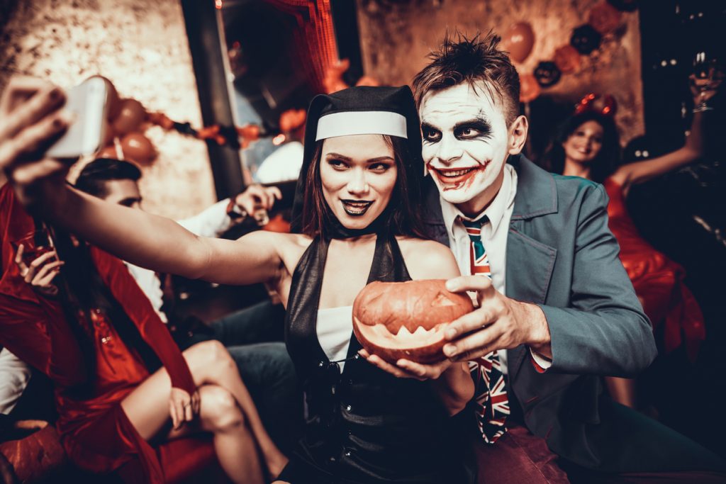 halloween restaurant event in valparaiso
